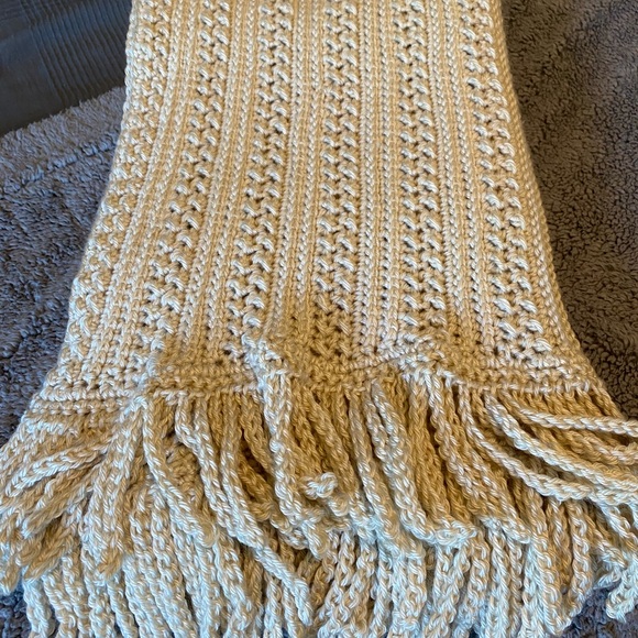 New hand crocheted throw blanket - Picture 1 of 4